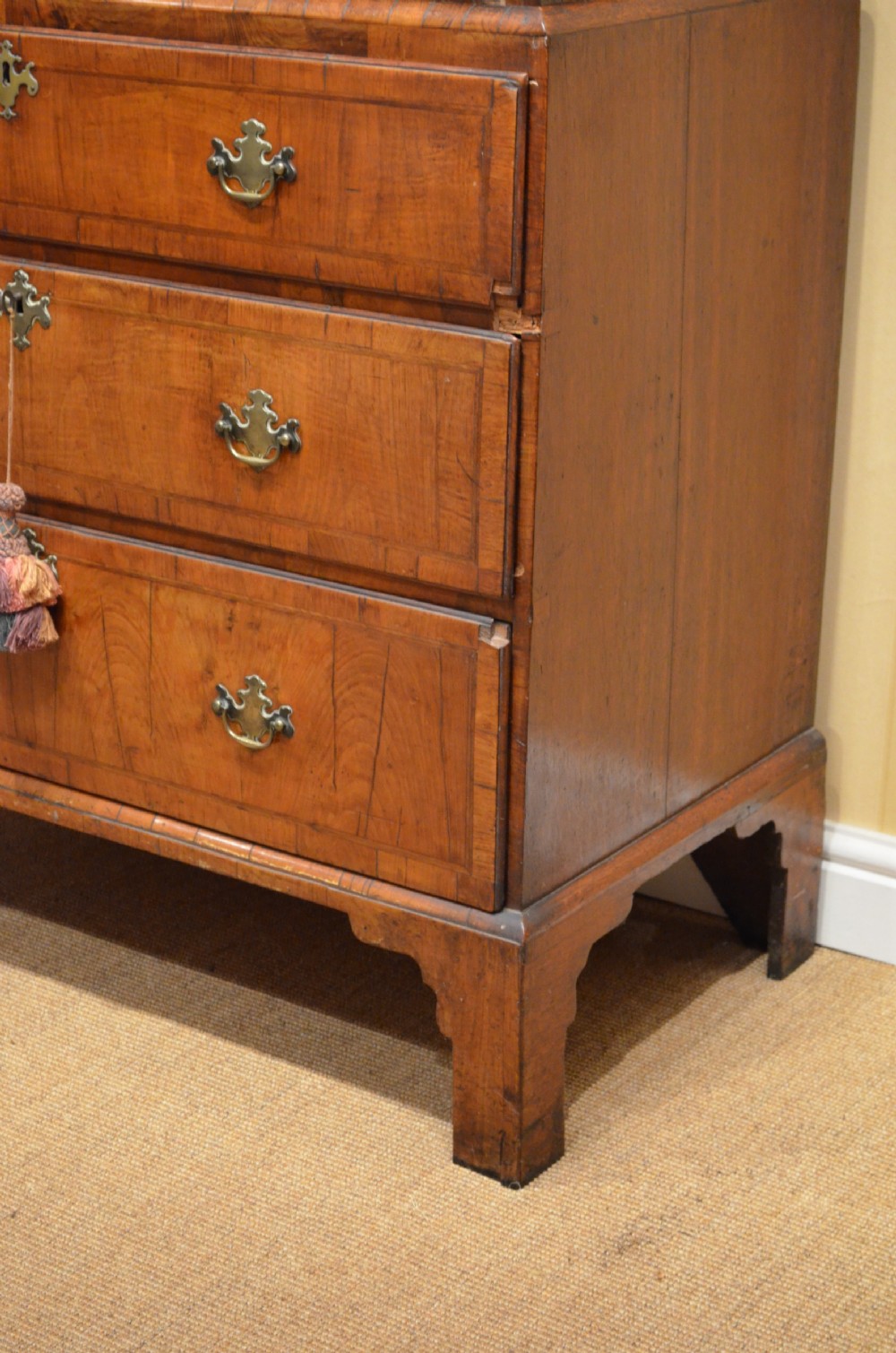 Early 18th Century Walnut Chest on Chest View VIII