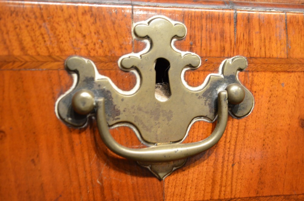 Early 18th Century Walnut Chest on Chest View XVI