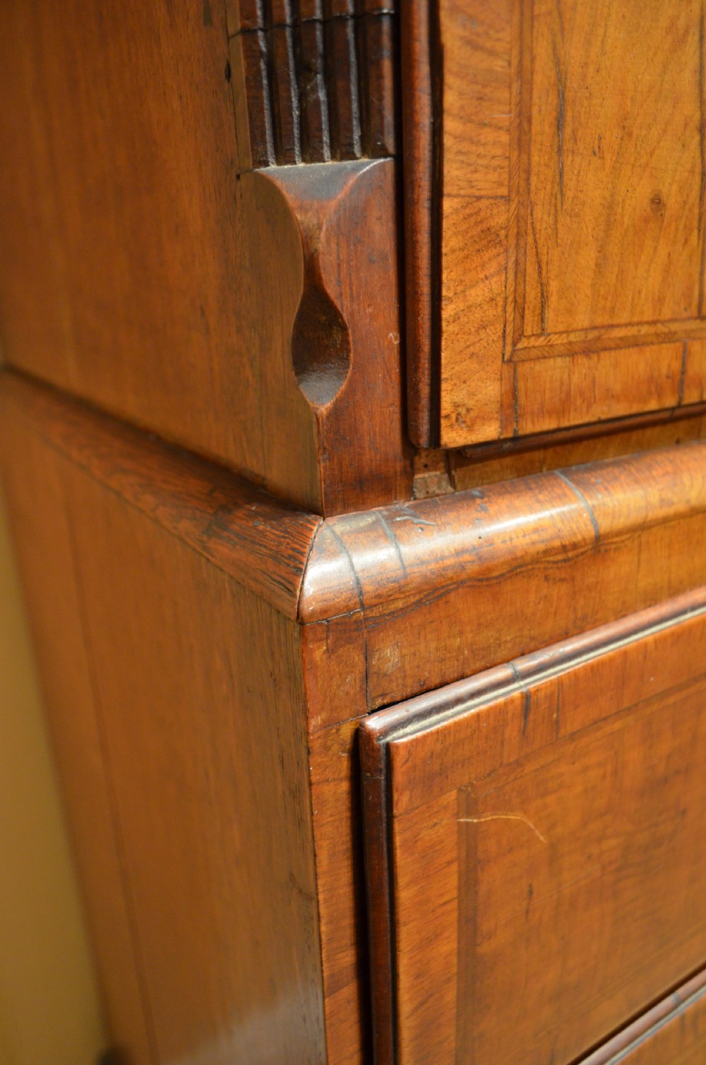Early 18th Century Walnut Chest on Chest View XVII