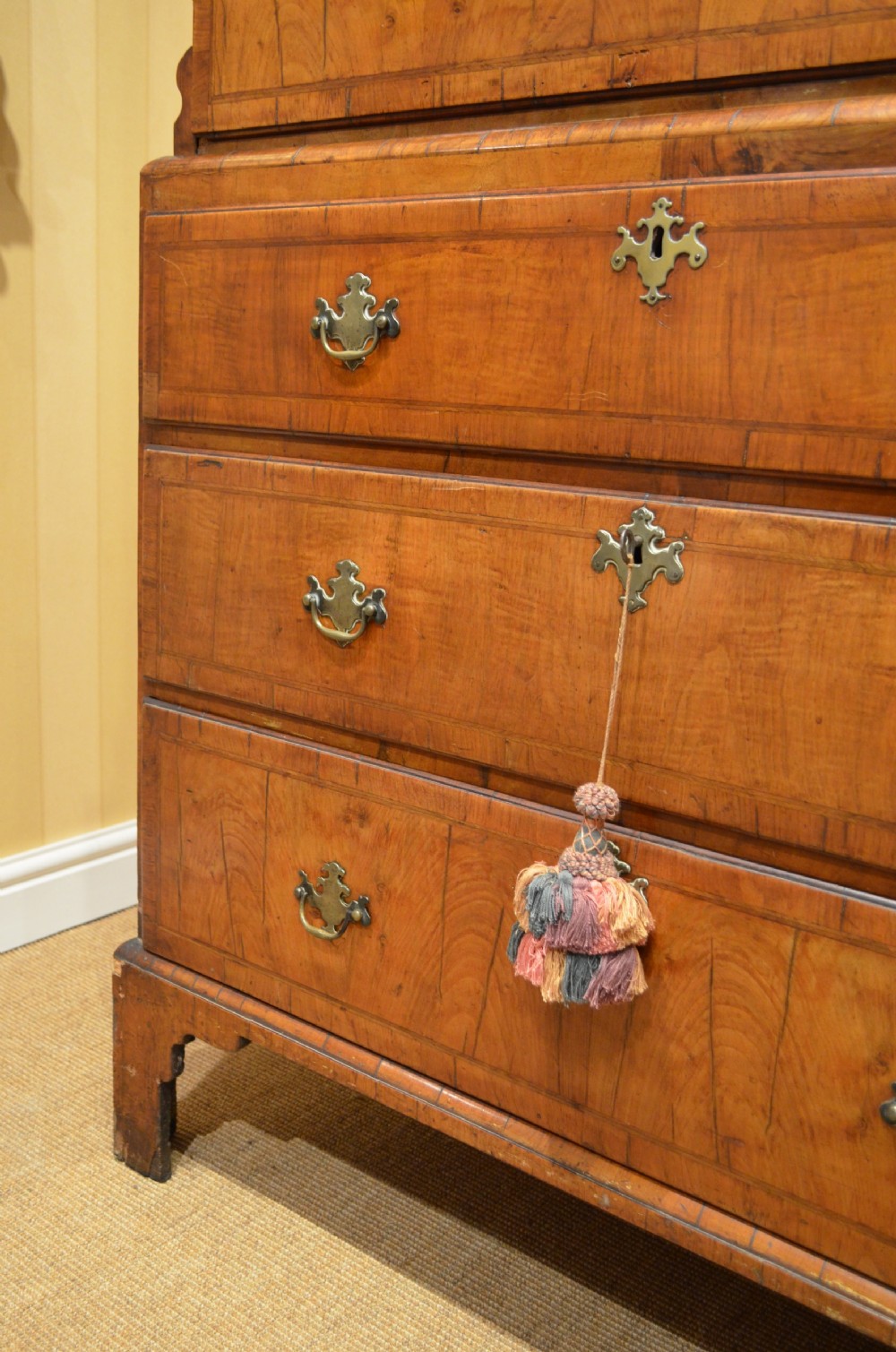 Early 18th Century Walnut Chest on Chest View XXII