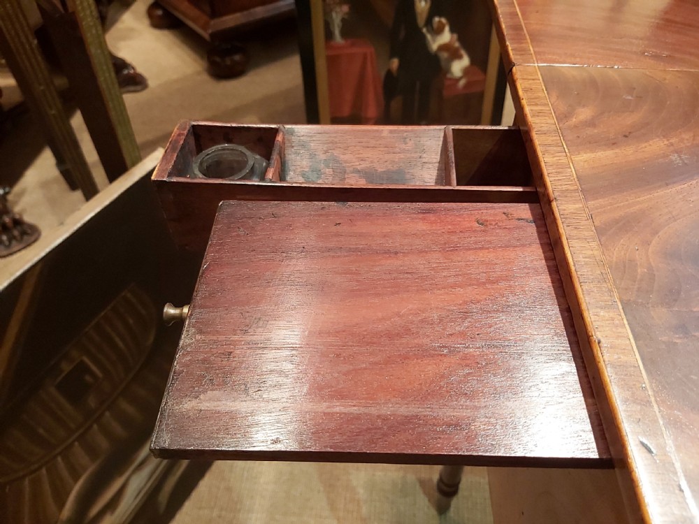  BEAUTIFUL MAHOGANY ROSEWOOD BANDED AND BOXWOOD STRUNG NIGHT TABLE View IV