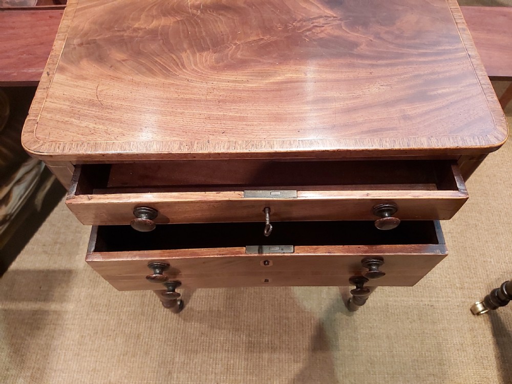  BEAUTIFUL MAHOGANY ROSEWOOD BANDED AND BOXWOOD STRUNG NIGHT TABLE View V