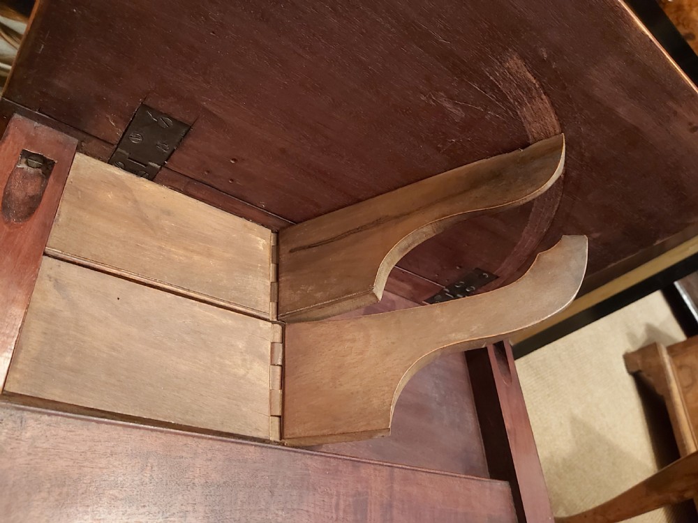  BEAUTIFUL MAHOGANY ROSEWOOD BANDED AND BOXWOOD STRUNG NIGHT TABLE View IX