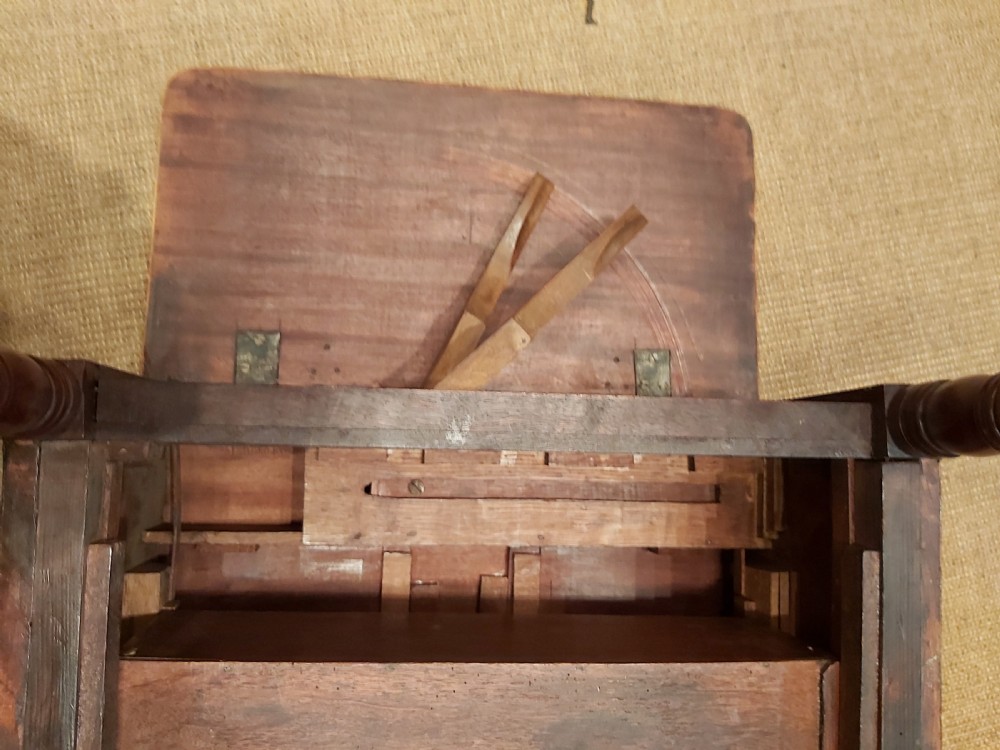  BEAUTIFUL MAHOGANY ROSEWOOD BANDED AND BOXWOOD STRUNG NIGHT TABLE View X