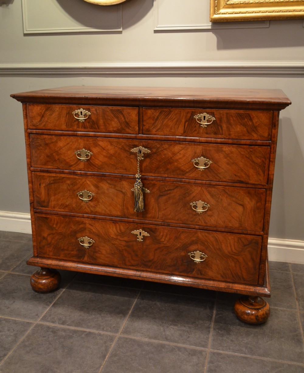 A Stunning early 18th Century Walnut Chest of Drawers