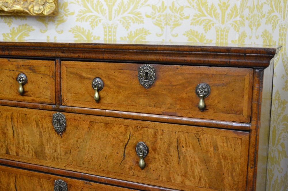 Early 18th Century Walnut Chest of Drawers. View II