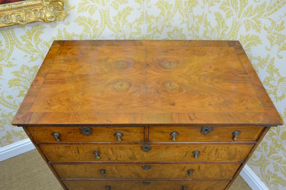 Early 18th Century Walnut Chest of Drawers. View VI