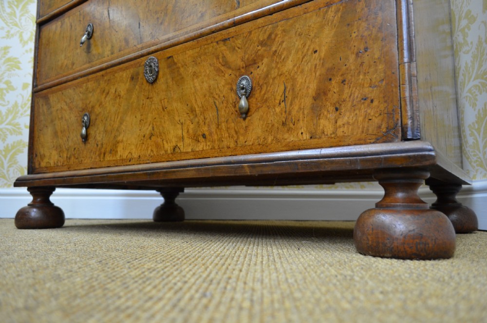 Early 18th Century Walnut Chest of Drawers. View XV