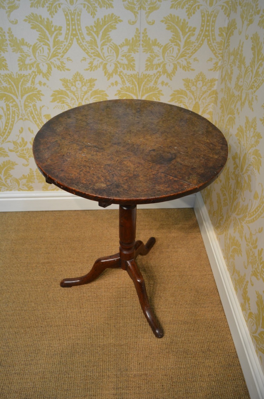 Superb  18th Century Burr Oak Tripod Table