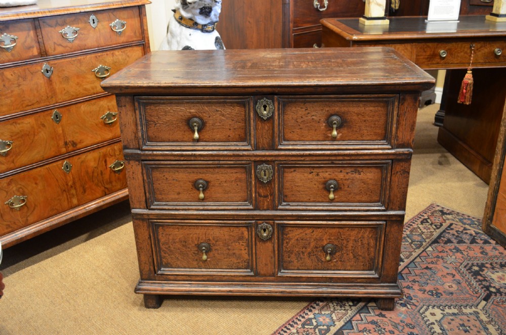 Late 17th Century Oak Chest of drawers