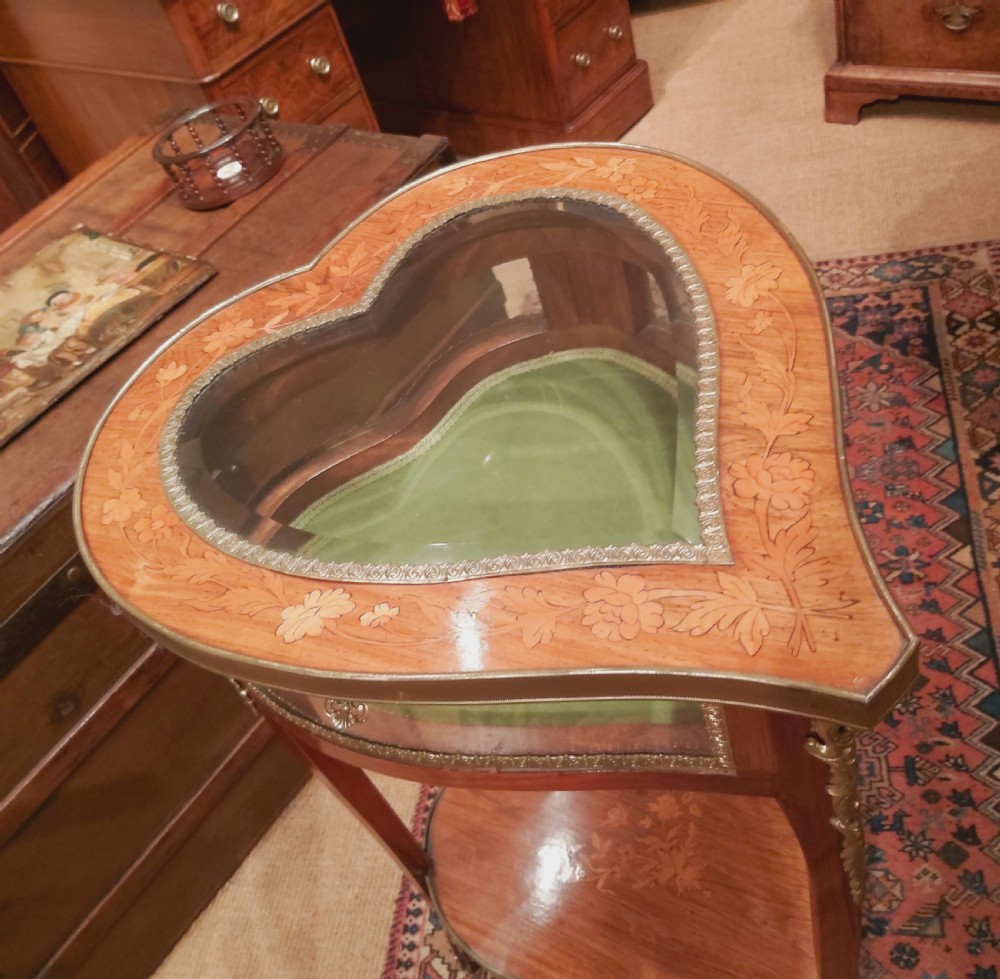 Heart Shaped Vitrine Bijouterie Display Table. View III