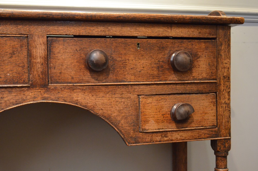 Beautiful Small Oak Pot Board Dresser  View XI