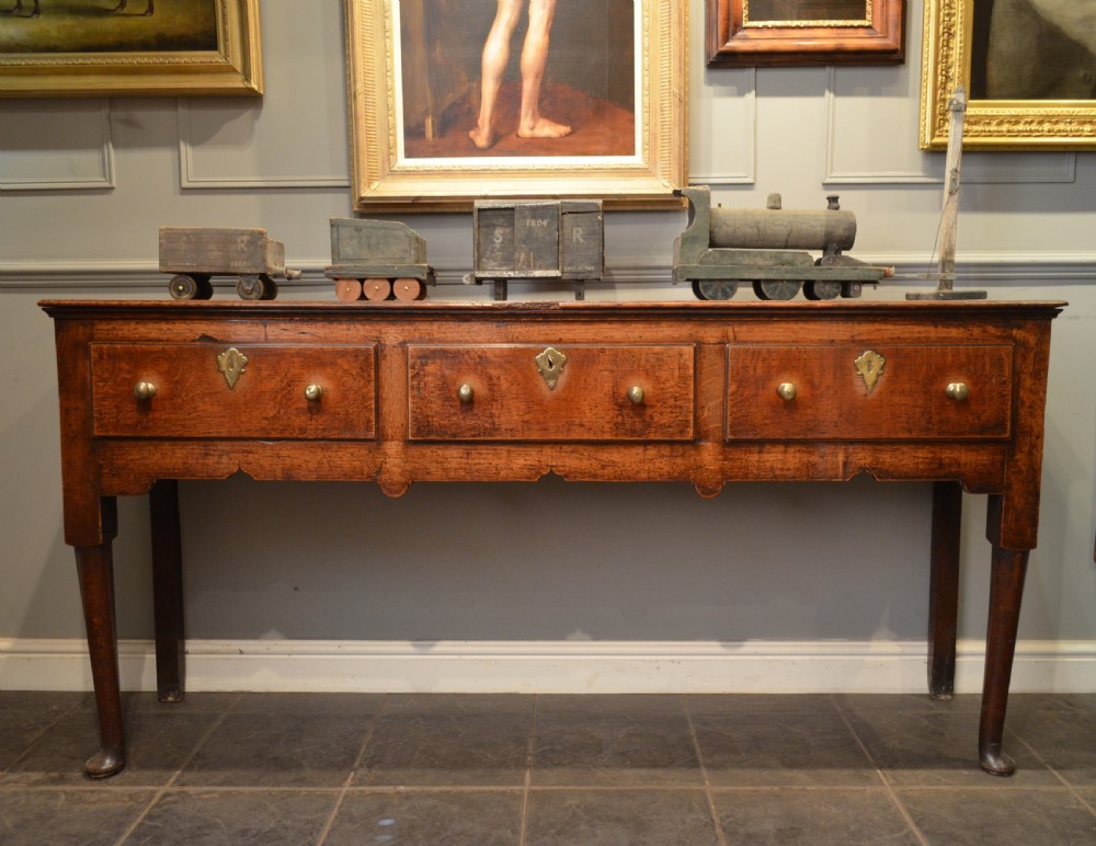 Early 18th Century Oak Padfoot Dresser Base