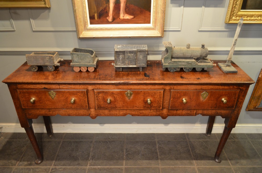 Early 18th Century Oak Padfoot Dresser Base View XXVIII
