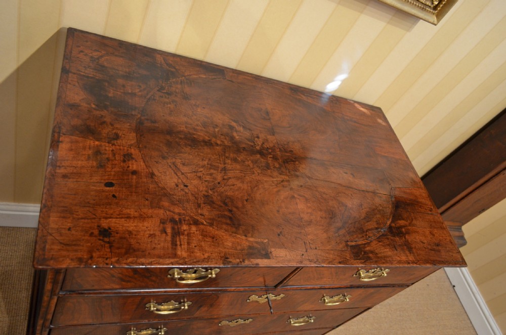A Fine 18th Century Walnut Veneered Chest of Drawers View X
