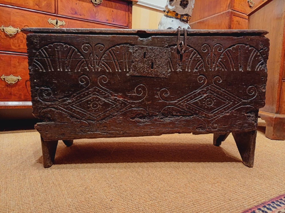 Beautiful late 17th Century Oak six plank Coffer of small proportions View XII