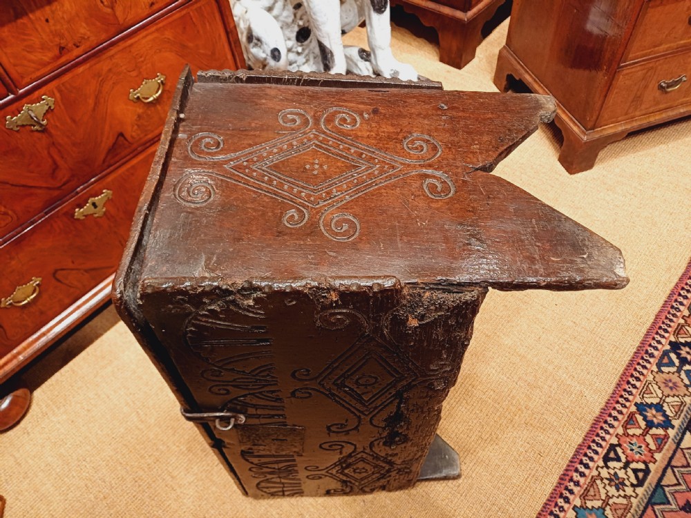 Beautiful late 17th Century Oak six plank Coffer of small proportions View XIII