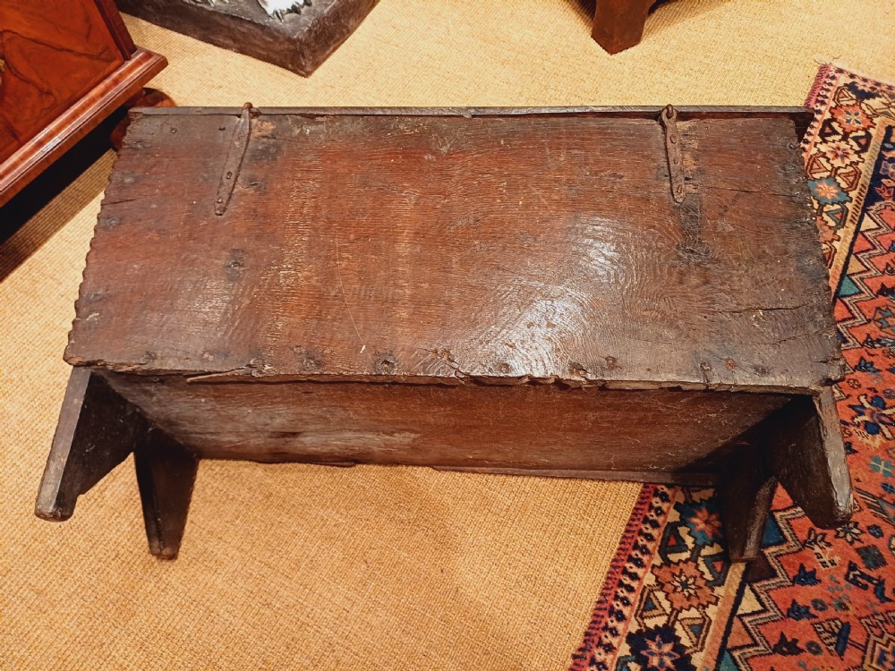 Beautiful late 17th Century Oak six plank Coffer of small proportions View XV