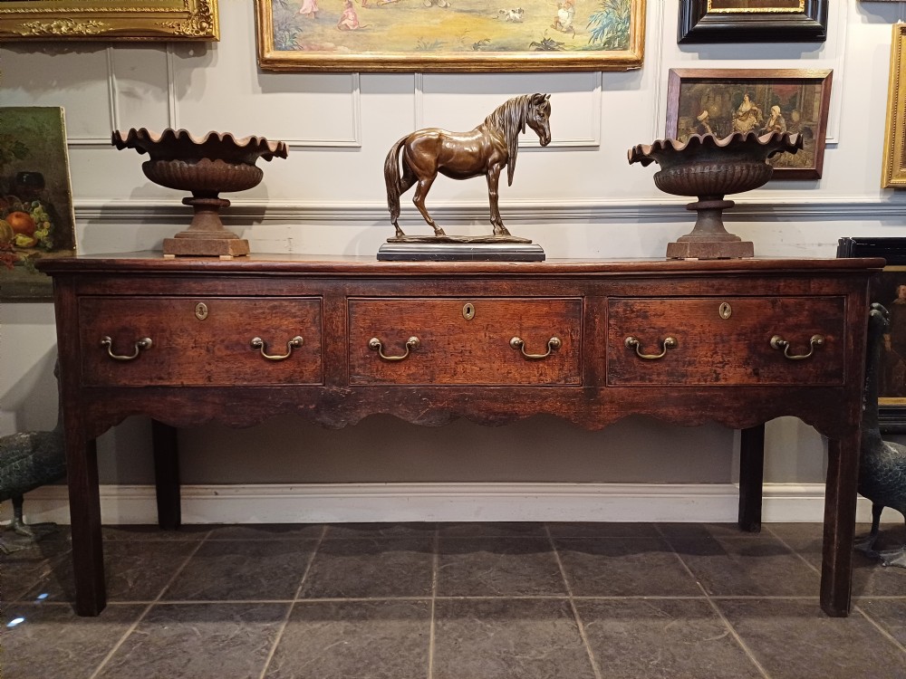 Beautiful Georgian Oak Dresser Base.