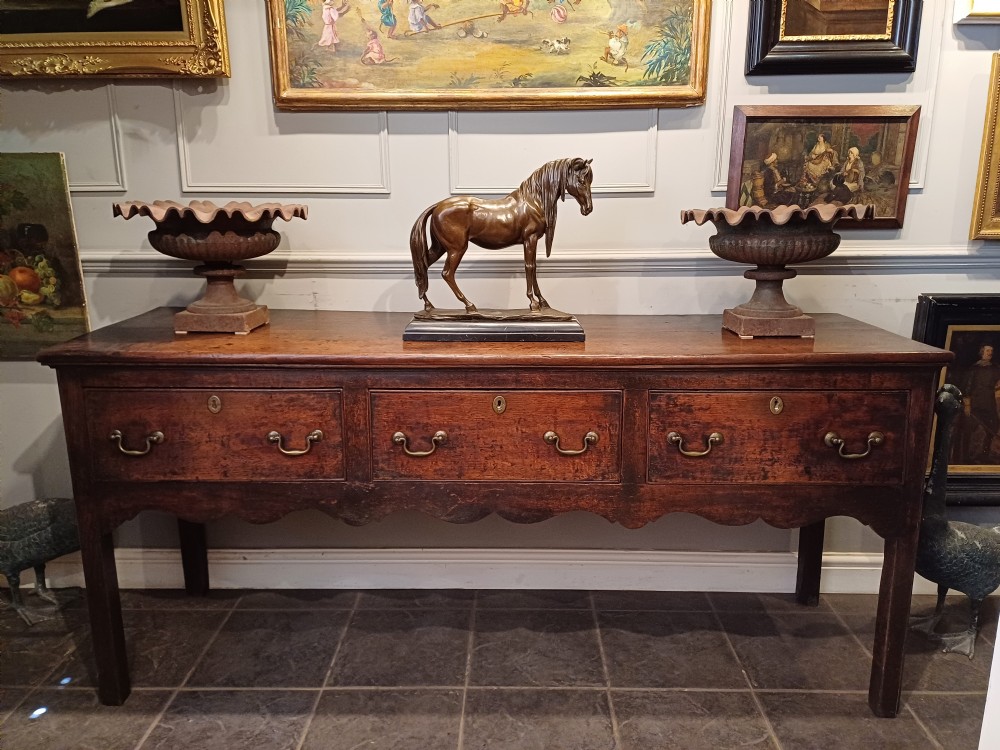 Beautiful Georgian Oak Dresser Base. View XVII