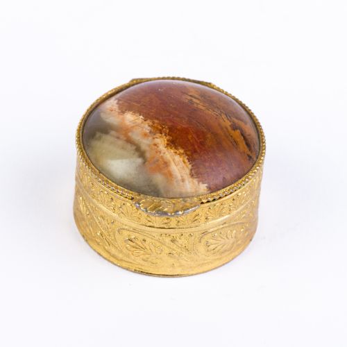 Gilt Mounted Engraved Agate Pill Box 
