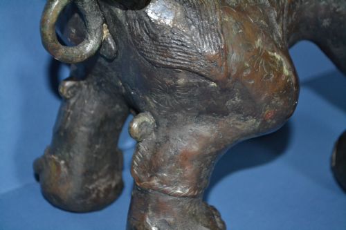 LARGE BURMESE BRONZEMIRRORED TEMPLE LION C 1820 - ADDITIONAL PHOTO 8