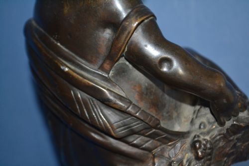 19TH CENTURY BRONZE SEATED PUTTI ON INLAID WOOD BASE C 1870 - ADDITIONAL PHOTO 7