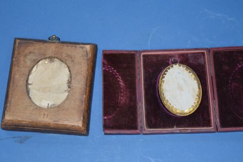 TWO GEORGIAN PORTRAIT MINIATURES C1800ORIGINAL FRAME AND TOOLED LEATHER CARRYING CASE - ADDITIONAL PHOTO 6