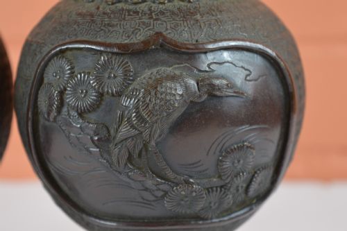 PAIR LARGE JAPANESE BRONZE VASES C1890 - ADDITIONAL PHOTO 7