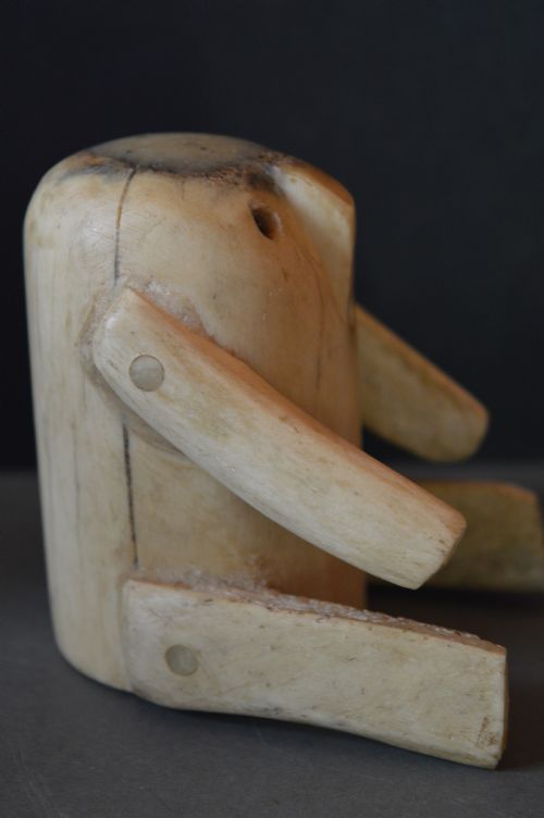 INUIT CARVED CARIBOU BONE FIGURE C1890 - ADDITIONAL PHOTO 5