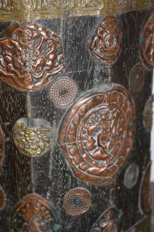 LARGE TIBETAN WOODEN TEMPLE CONTAINERC1780 - ADDITIONAL PHOTO 1