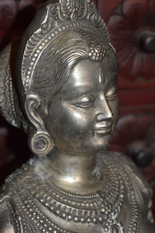 PAIR OF LARGE 40KG INDIAN BRONZE HINDU GODDESS STATUESC1890 - ADDITIONAL PHOTO 3