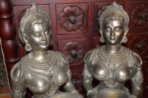 PAIR OF LARGE 40KG INDIAN BRONZE HINDU GODDESS STATUESC1890 - ADDITIONAL PHOTO 4