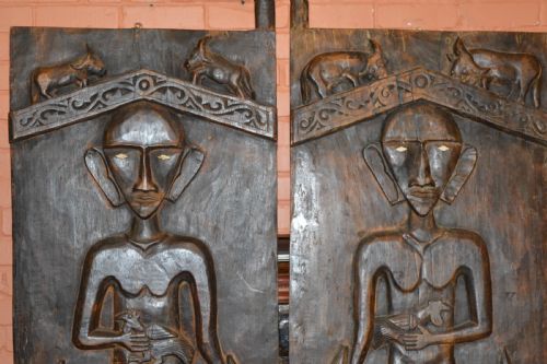 PAIR LARGE 5FT TORAJA SULAWESI CARVED TRIBAL DOORSC1850 - ADDITIONAL PHOTO 1