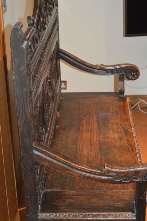 FINE 18TH CENTURY FLEMISH CARVED OAK SETTLE C1720 - ADDITIONAL PHOTO 10