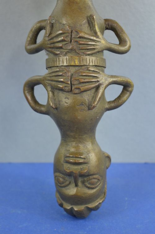 AFRICAN BENIN DOUBLE ENDED JANUS FORM BRONZE STATUE C1920 - ADDITIONAL PHOTO 2
