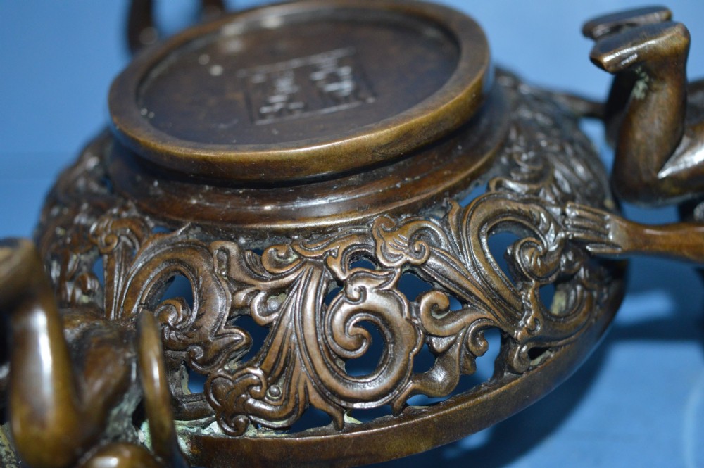 19th Century Japanese Bronze Bowl ,c1870,Figural Monkey Supports View IX