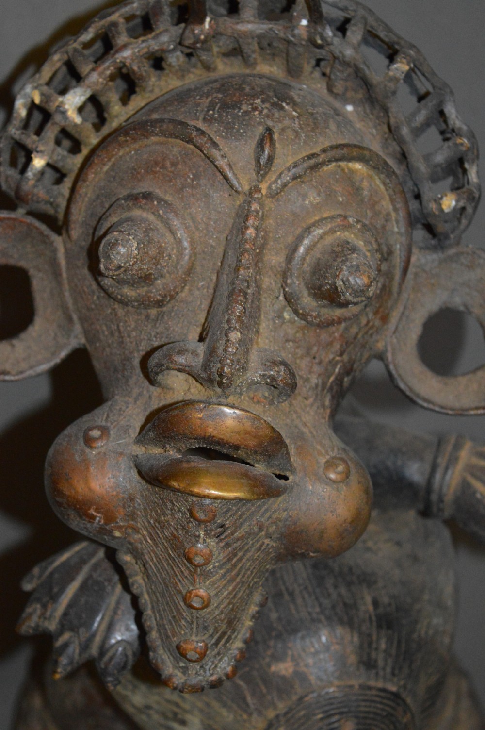 Large (6kg) African Bronze Maternity Statue, c1920 View XI