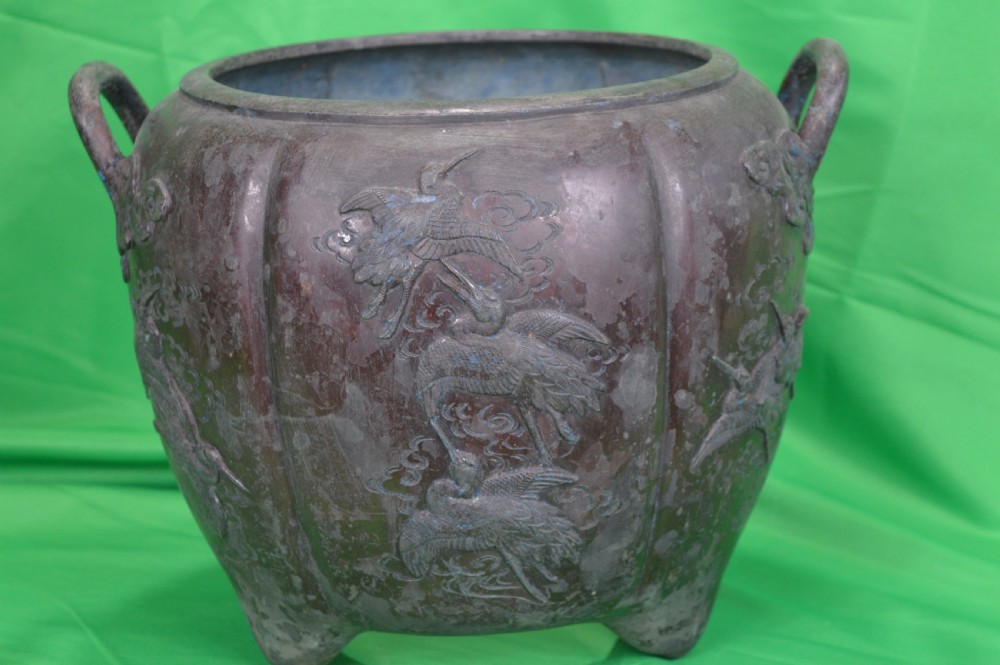 Huge (6 kg) Japanese Bronze Jardinière, c1790