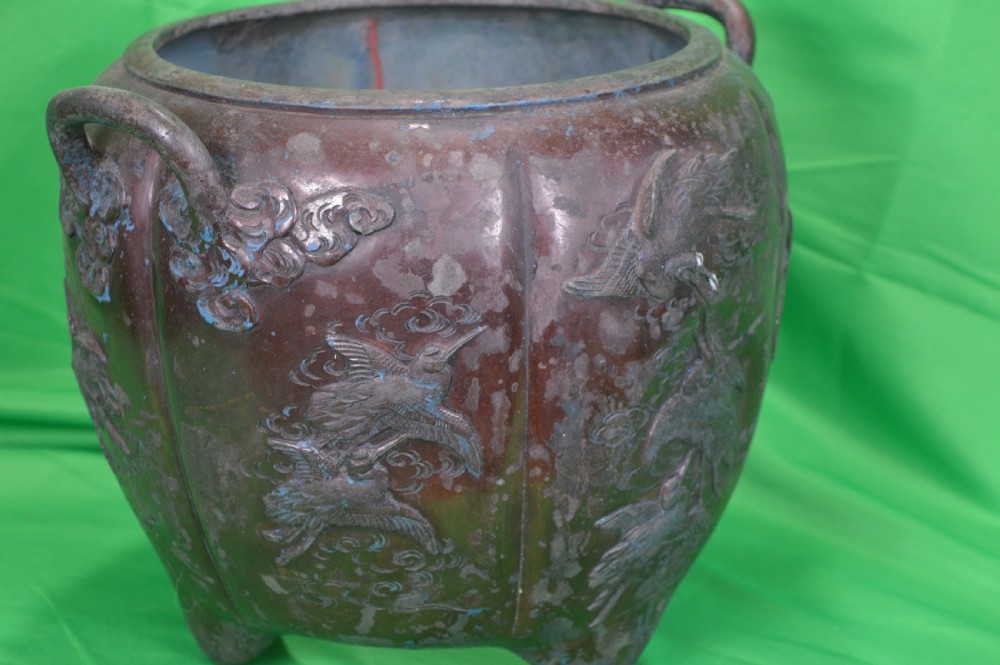 Huge (6 kg) Japanese Bronze Jardinière, c1790 View IV