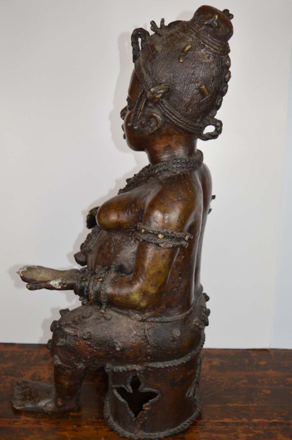 Large (25kg) African Bronze Maternity Statue, c1920 View XII