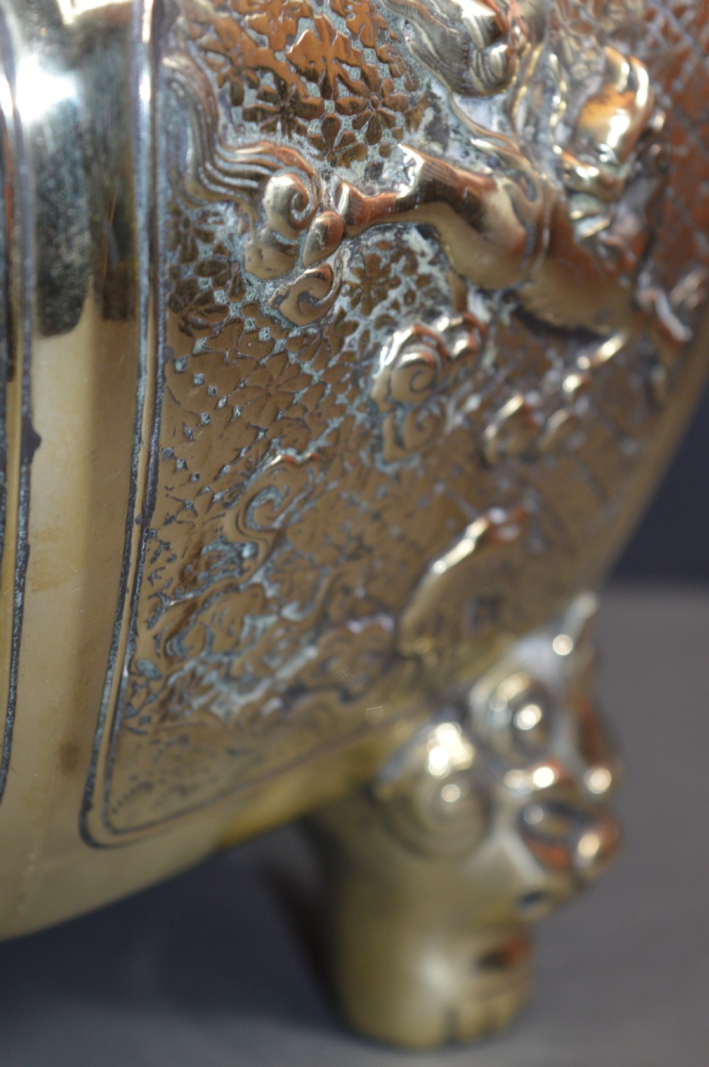 Large (7kg) Chinese/Sino-Tibetan Bowl/Jardiniere, c1880 View VIII