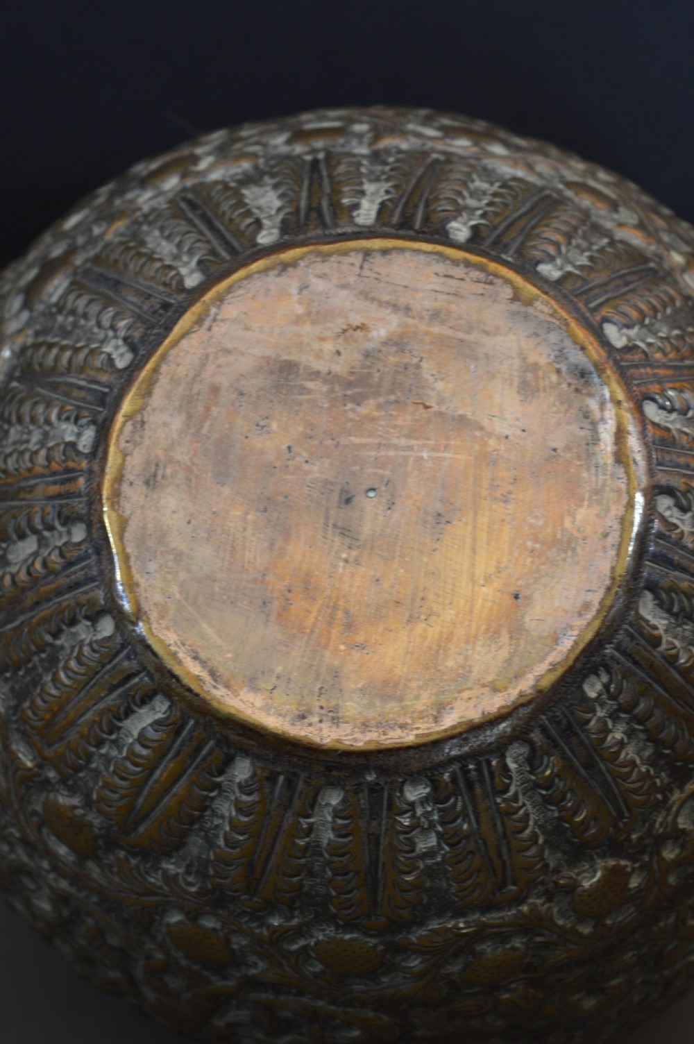Large (1kg) Indian Brass Bowl / Jardinière, c1890 View VI