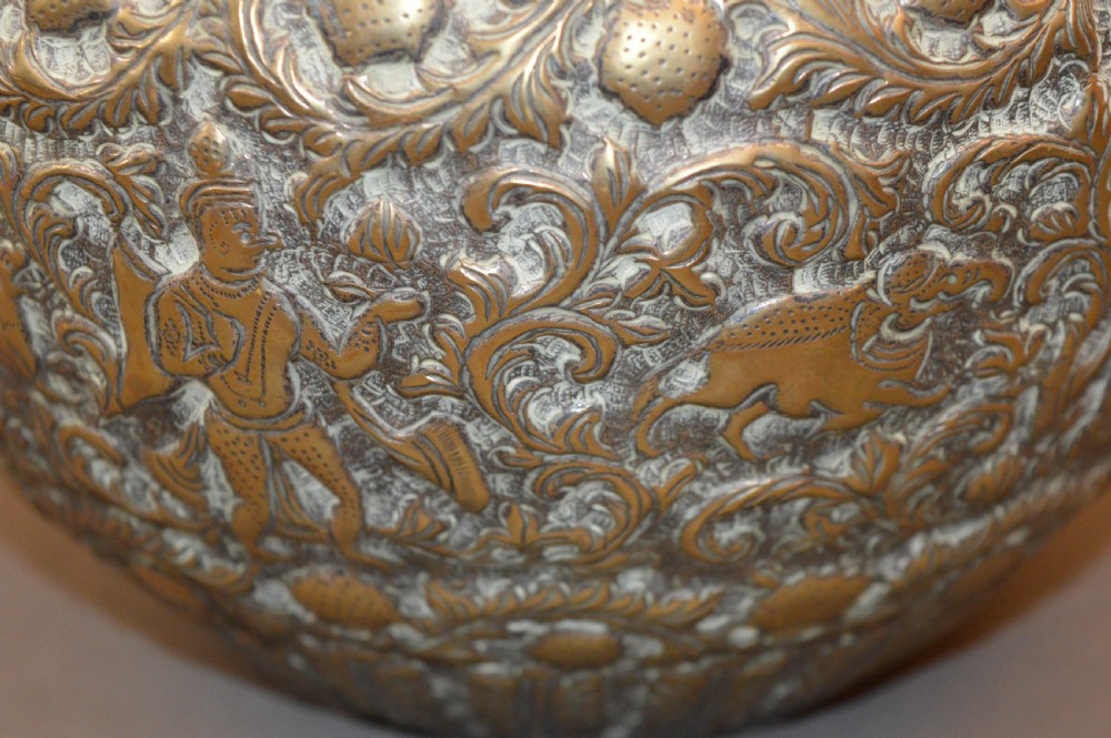Large (1kg) Indian Brass Bowl / Jardinière, c1890 View VIII