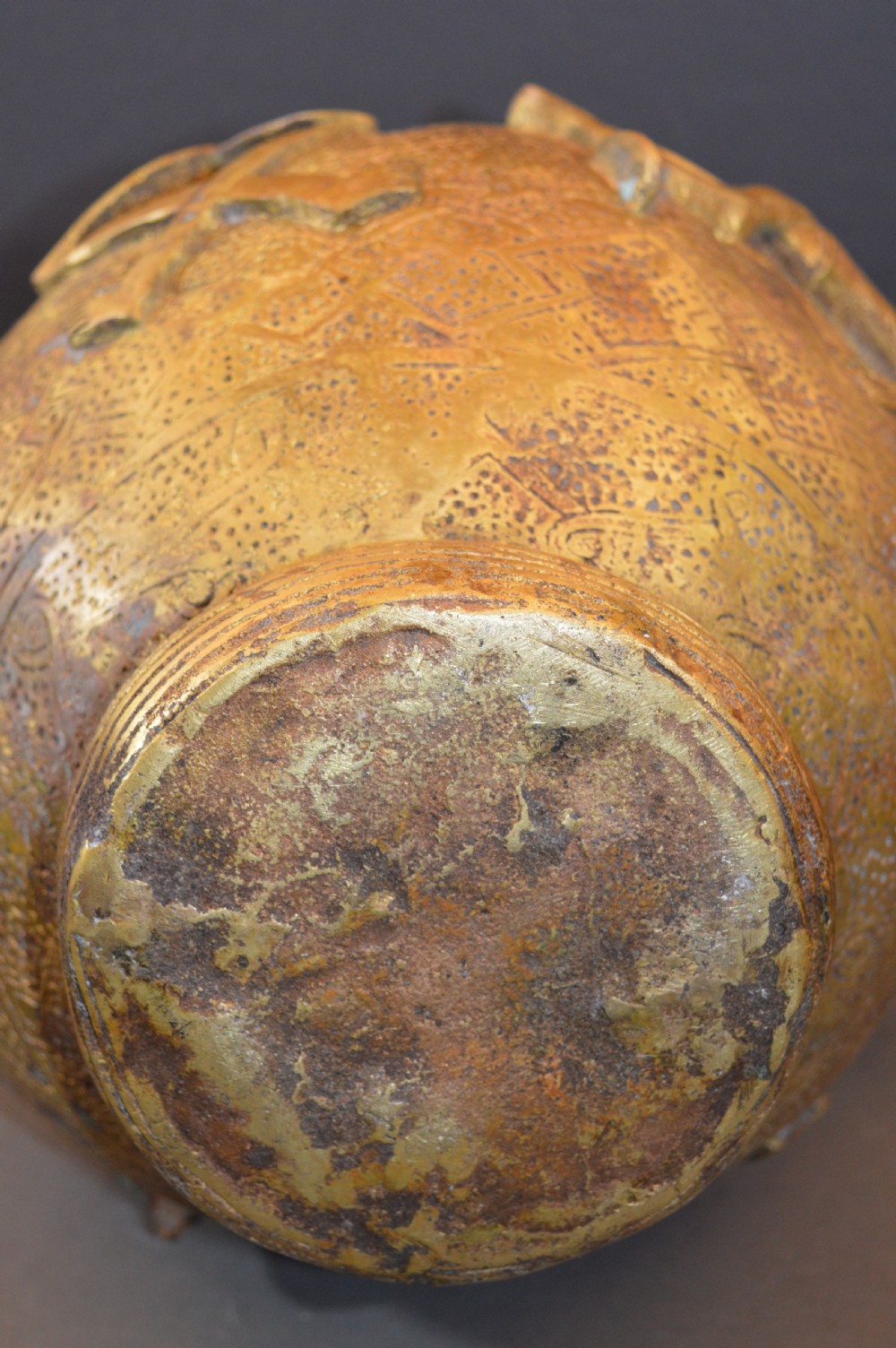 Large (14kg) Benin Bronze Ceremonial Pot, c1900 View VIII