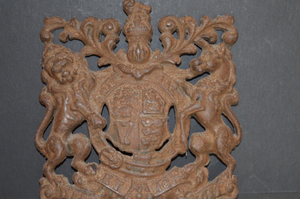 Large (4.2kg) Cast Iron Royal Coat of Arms,c1850