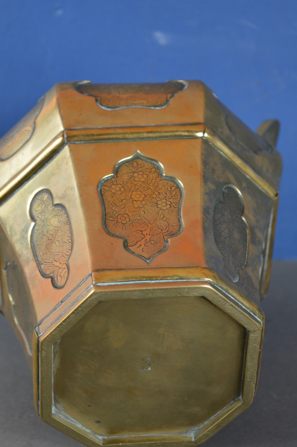 Large Chinese Bronze Container, c1880 View VIII