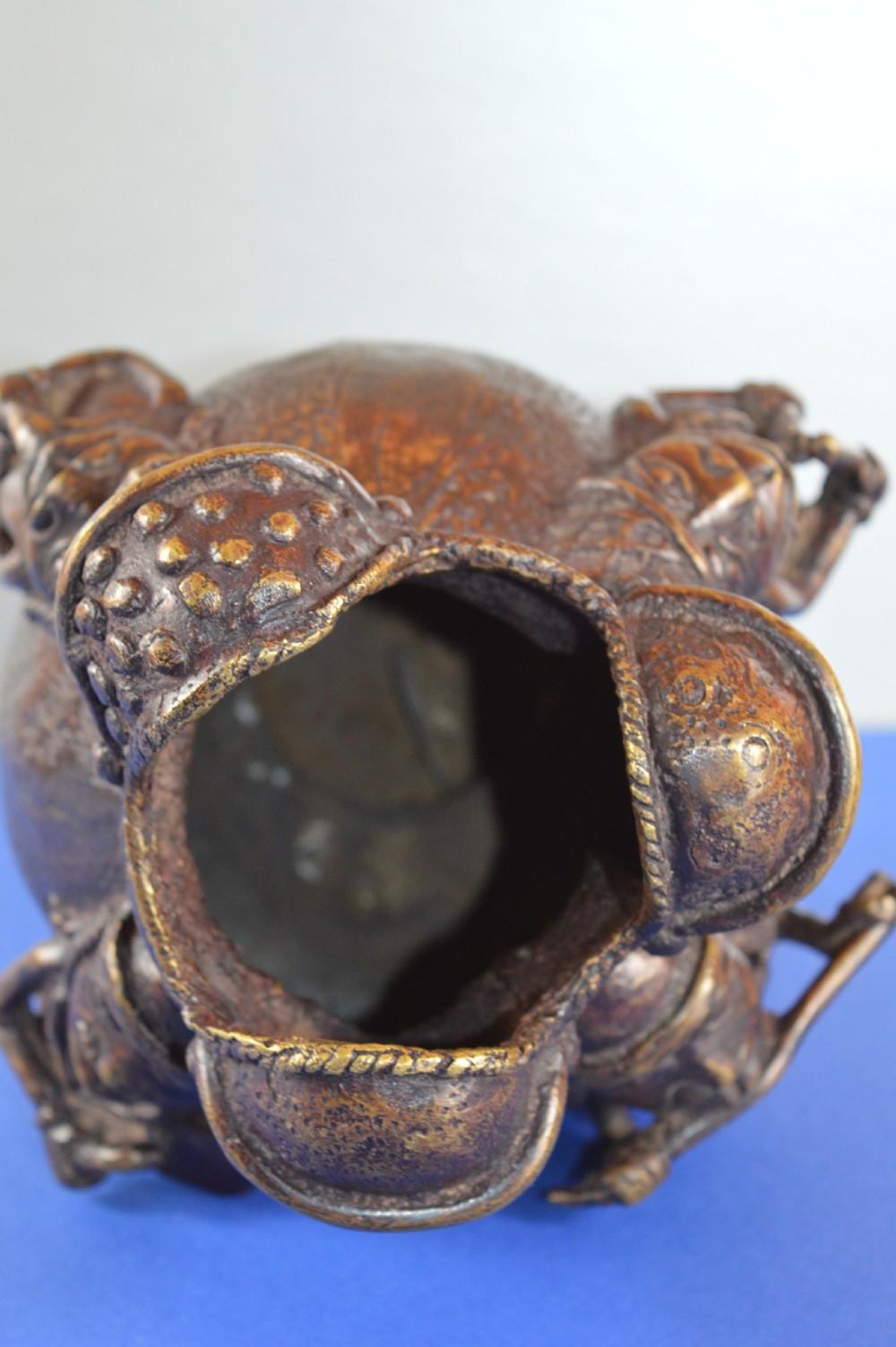Large (2.5kg) African Benin Bronze Ceremonial Pot,c1920 View IX