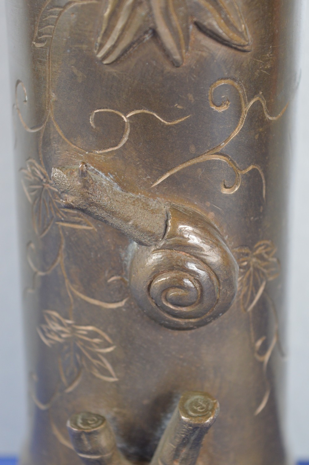 Large (21cm) Chinese Bronze Brush Pot/Vase, c1890 View IV