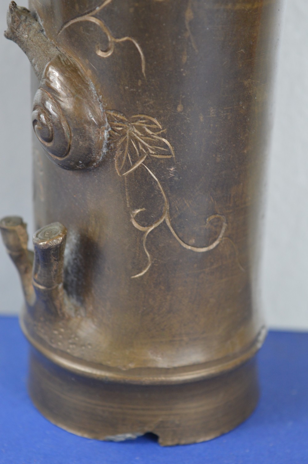 Large (21cm) Chinese Bronze Brush Pot/Vase, c1890 View VIII